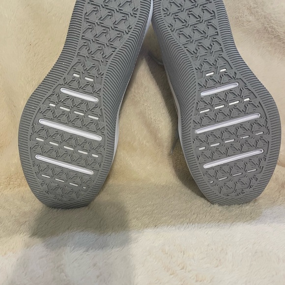 New with box Nike women’s MC Trainer 2 size 5. - Picture 4 of 8